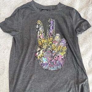 Peace out t shirt modern lux size XS